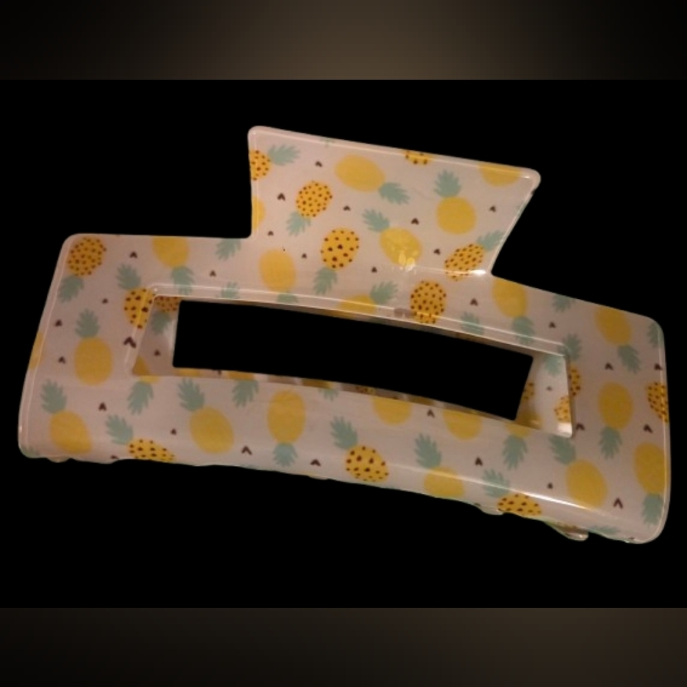 2 NWOT Large w/Fruit DesignClaw Clips for Hair